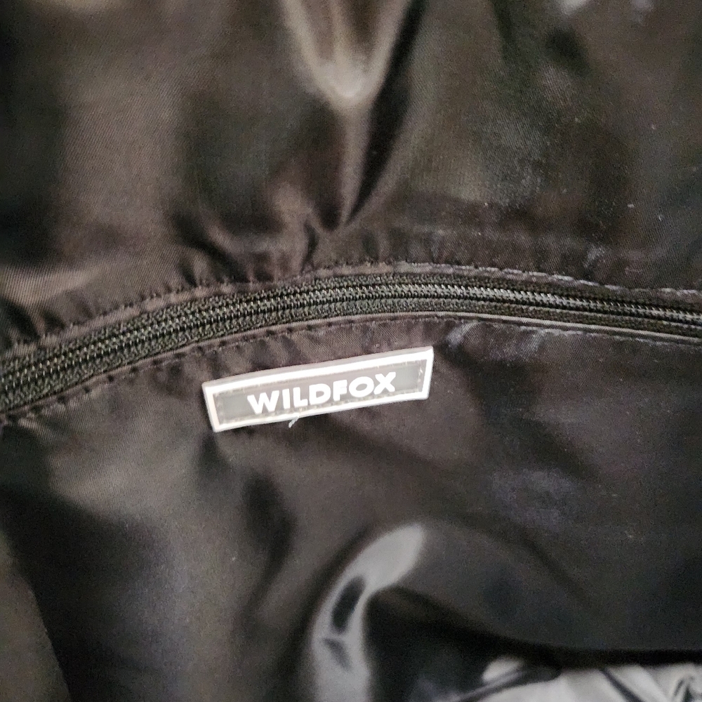 WILDFOX Lips Quilted Green Puffy Tote New - Picture 11 of 13